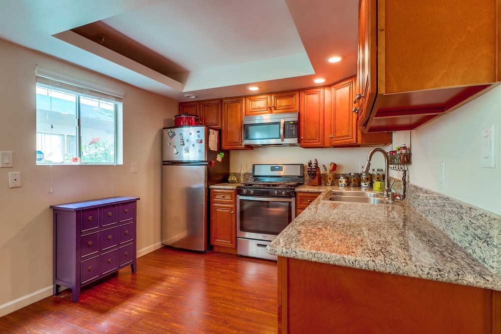 Virtual tour photo 14 of 31 for 4875 Cole St #47
