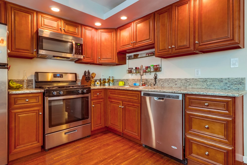 Virtual tour photo 15 of 31 for 4875 Cole St #47
