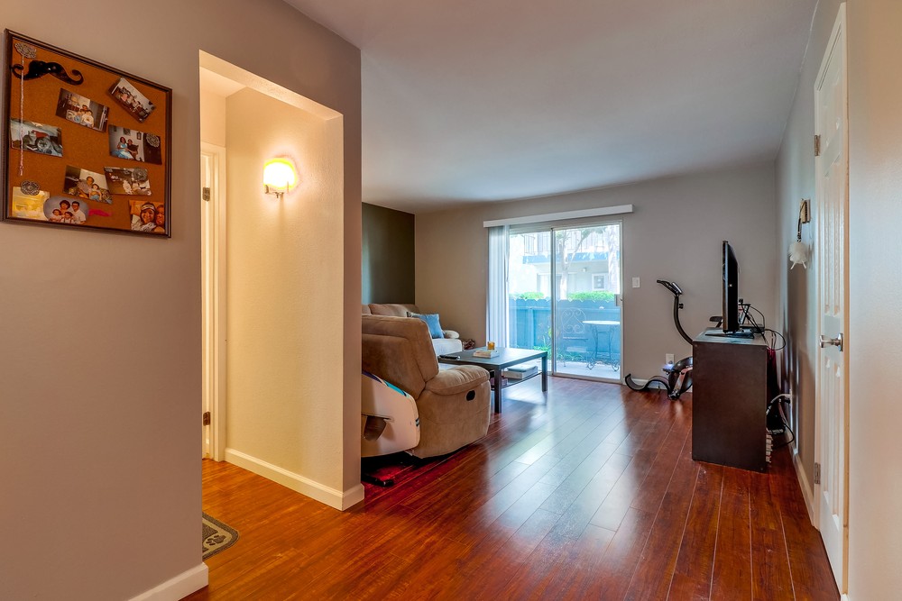Virtual tour photo 17 of 31 for 4875 Cole St #47