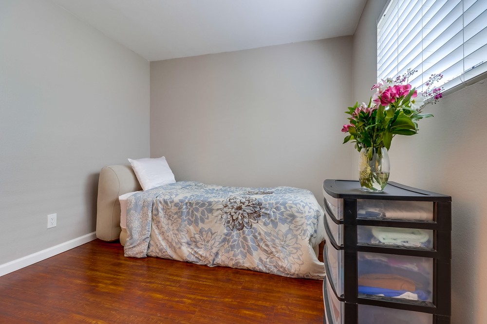 Virtual tour photo 20 of 31 for 4875 Cole St #47