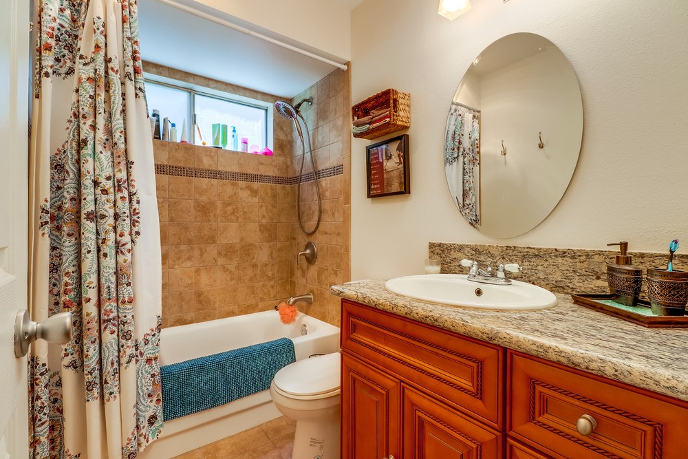 Virtual tour photo 27 of 31 for 4875 Cole St #47