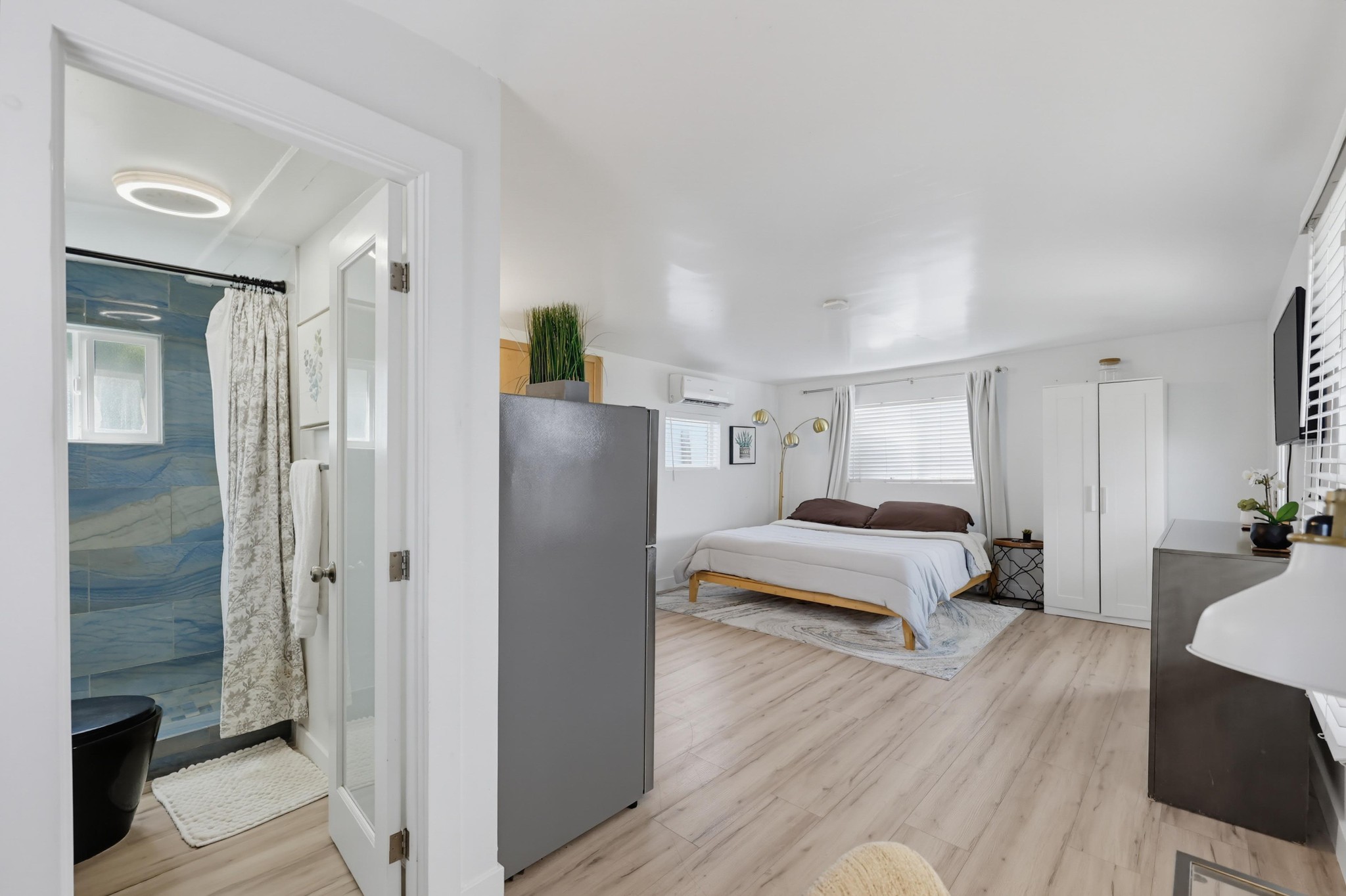 Virtual tour photo 9 of 64 for 4879 Long Branch Ave