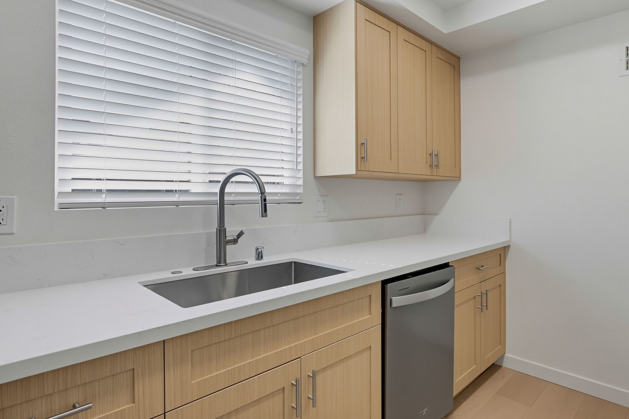 Virtual tour photo 17 of 39 for 4881 Vista Dr Unit 1