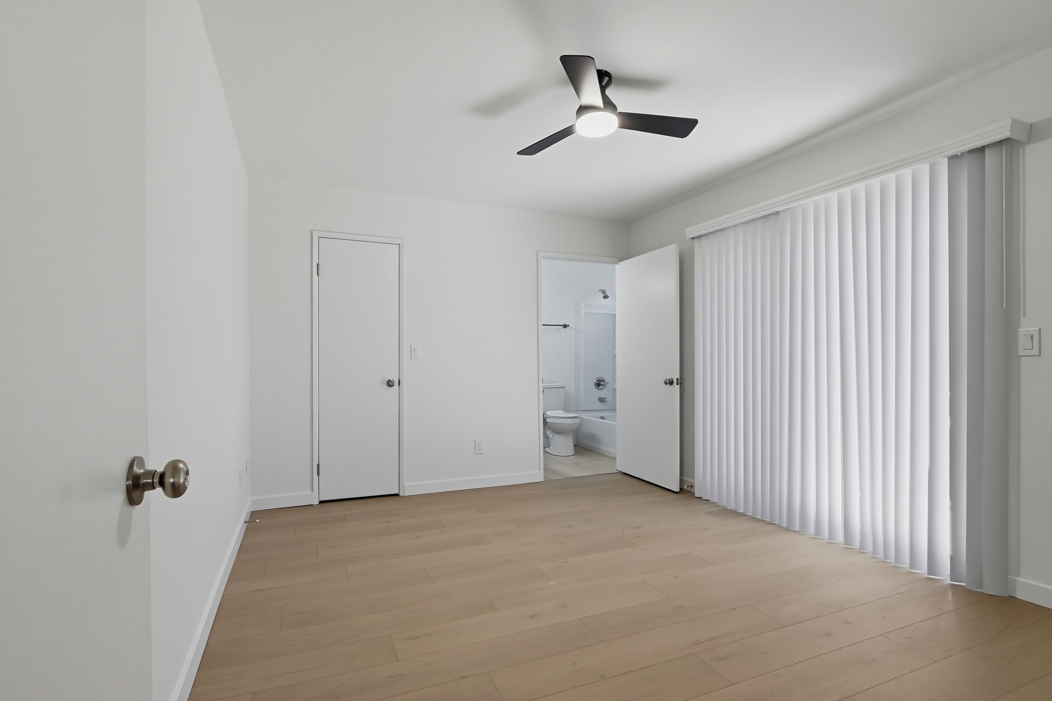 Virtual tour photo 23 of 39 for 4881 Vista Dr Unit 1