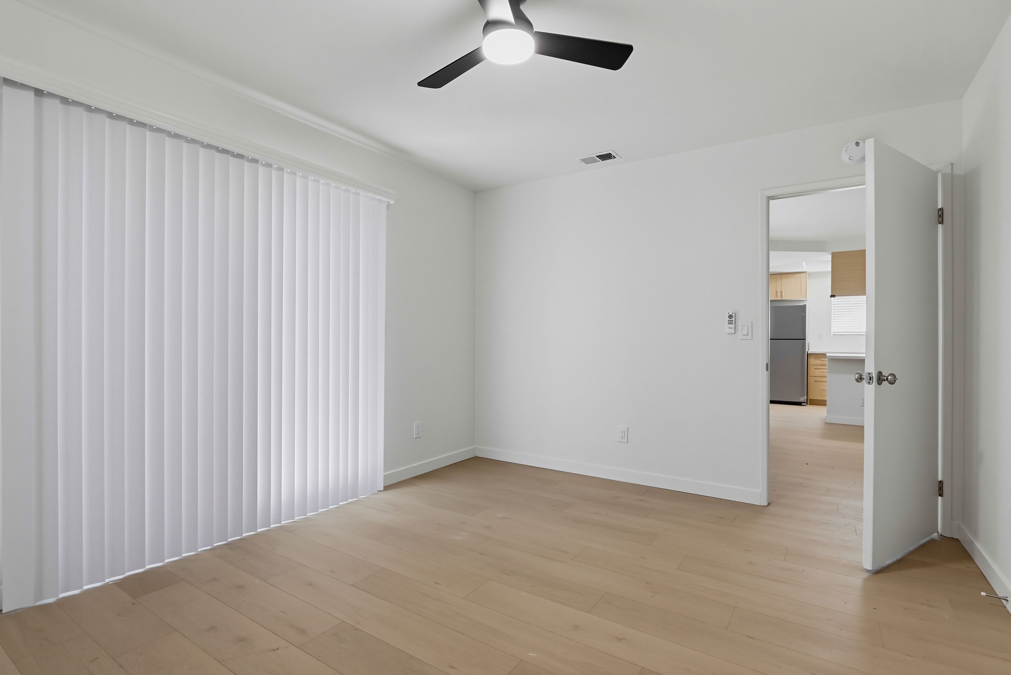 Virtual tour photo 25 of 39 for 4881 Vista Dr Unit 1
