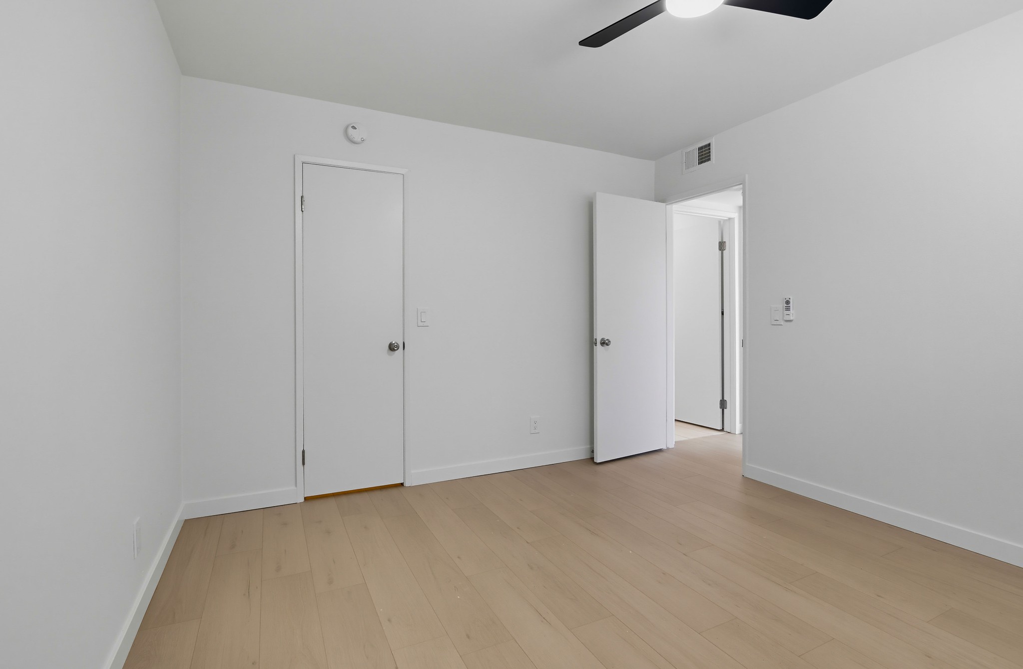 Virtual tour photo 32 of 39 for 4881 Vista Dr Unit 1