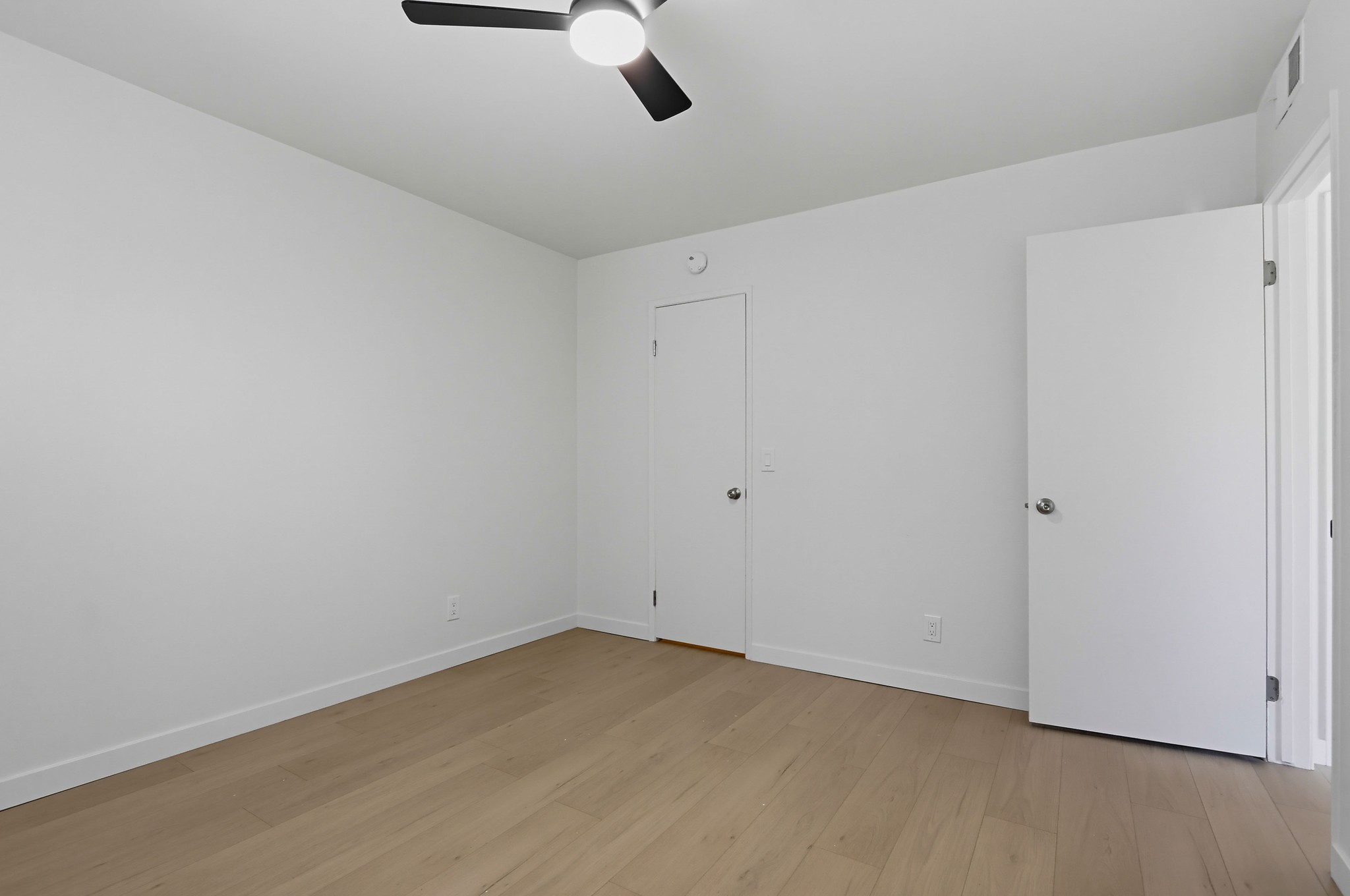 Virtual tour photo 33 of 39 for 4881 Vista Dr Unit 1