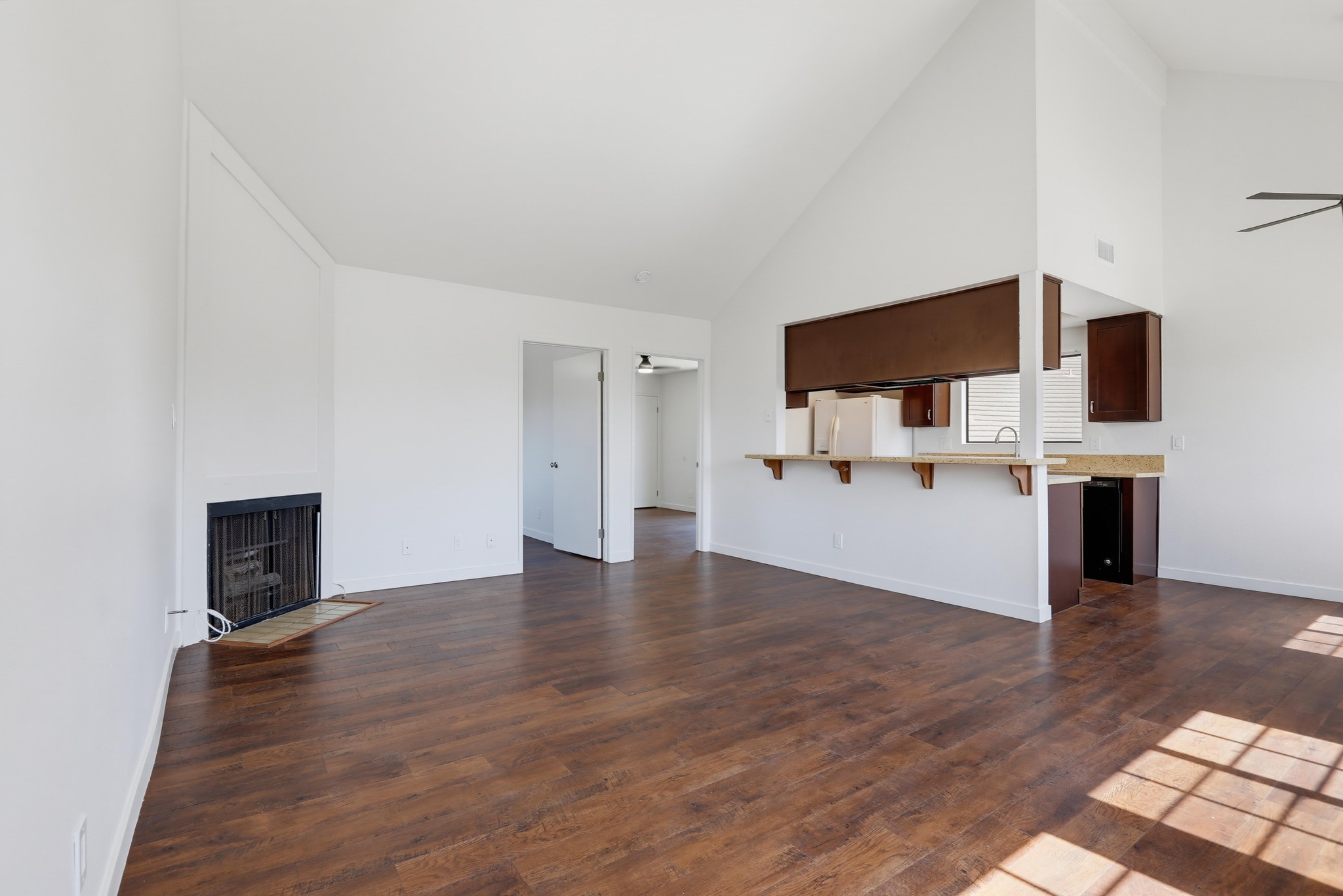 Virtual tour photo 9 of 56 for 4881 Vista Dr Unit 2
