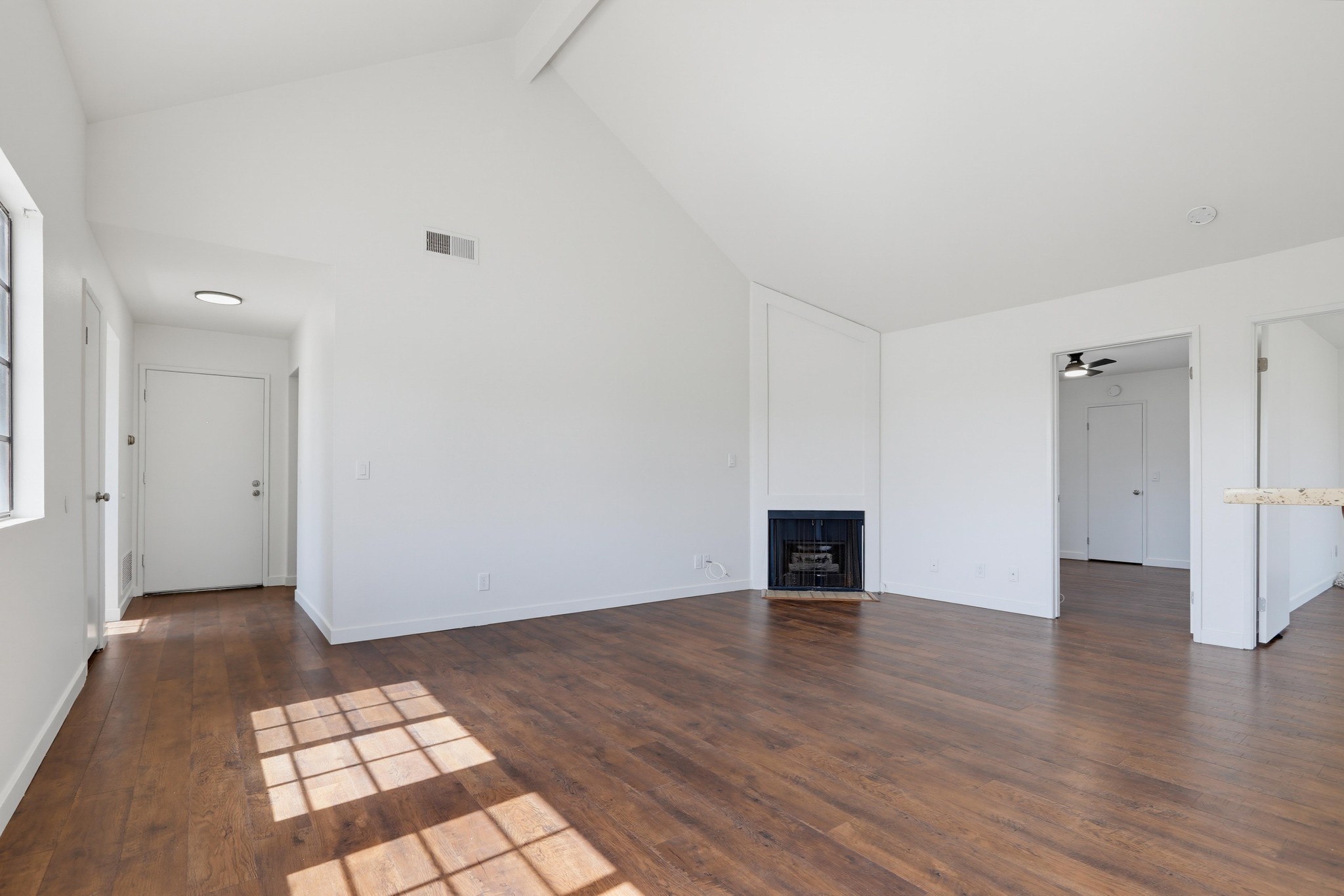 Virtual tour photo 12 of 56 for 4881 Vista Dr Unit 2