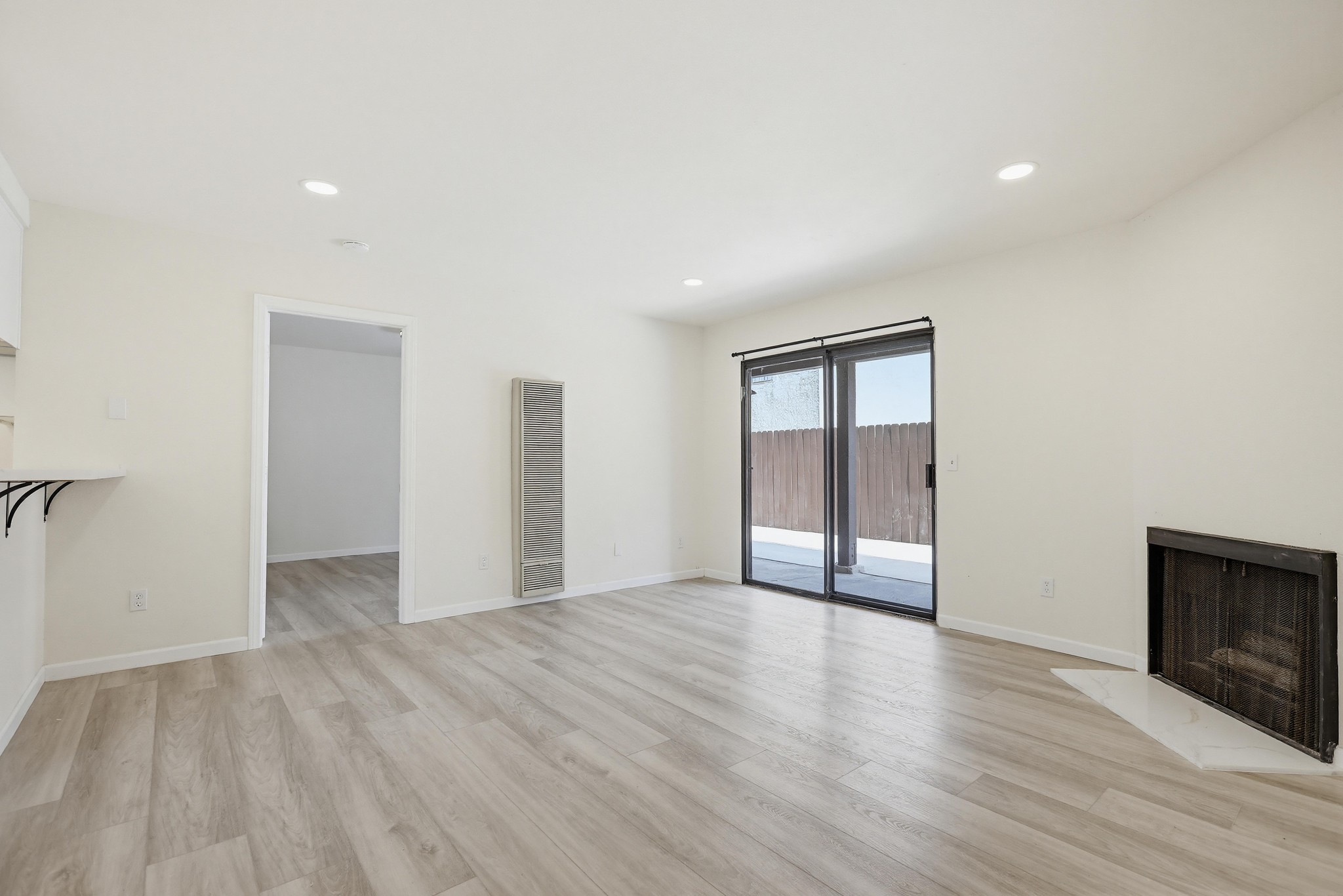 Virtual tour photo 10 of 46 for 4881 Vista Dr Unit 3