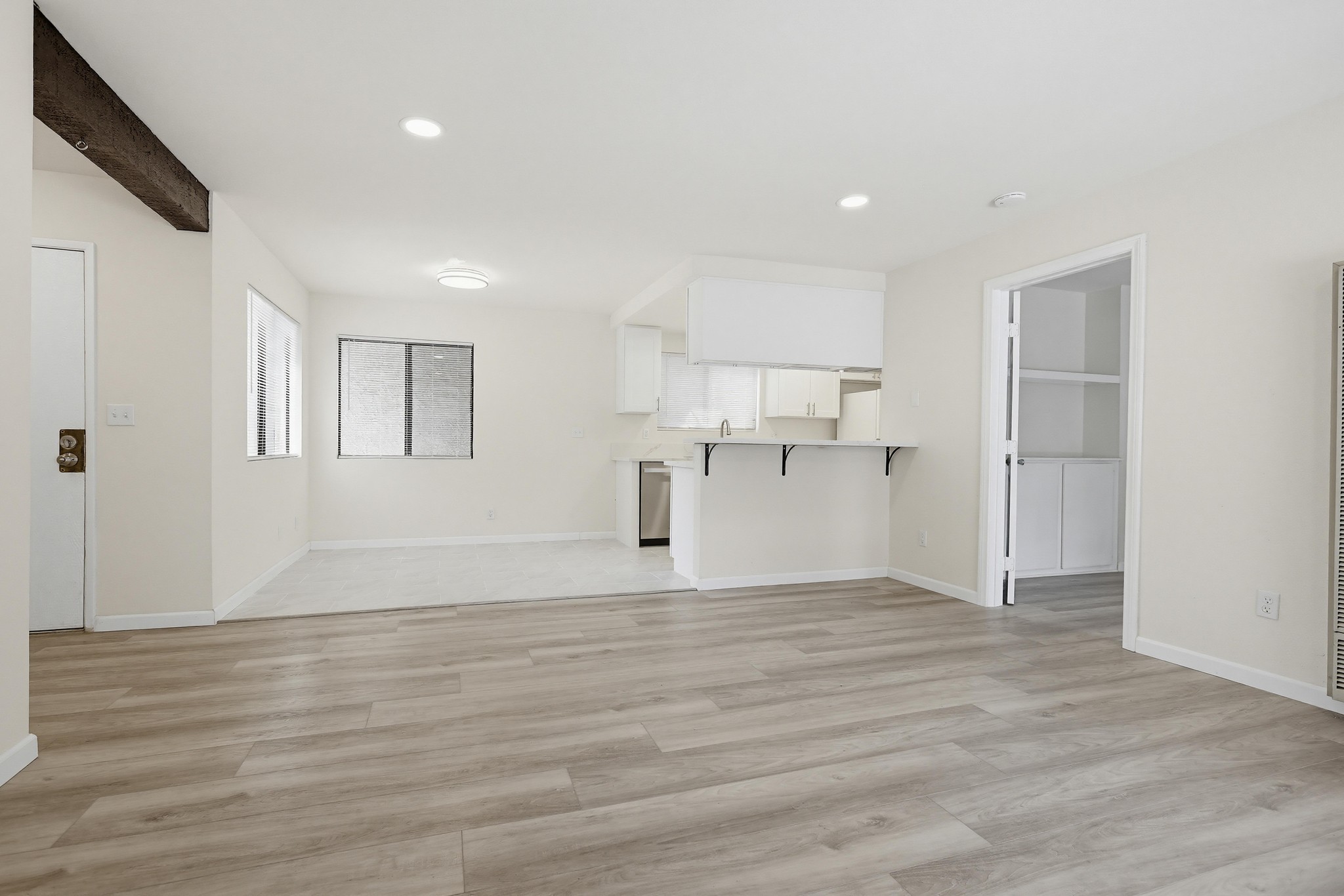 Virtual tour photo 12 of 46 for 4881 Vista Dr Unit 3