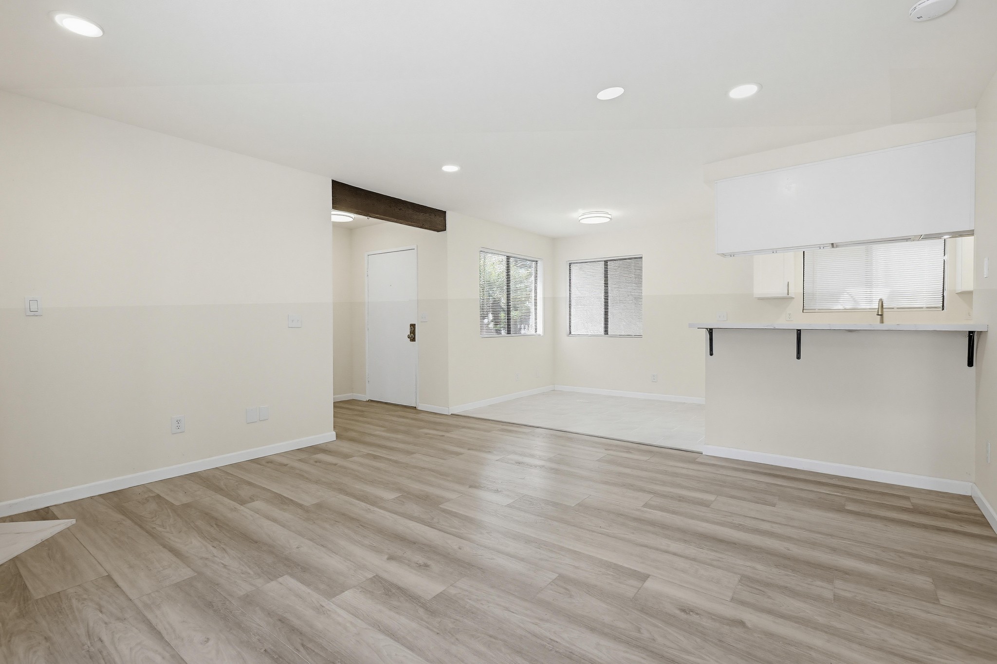 Virtual tour photo 14 of 46 for 4881 Vista Dr Unit 3