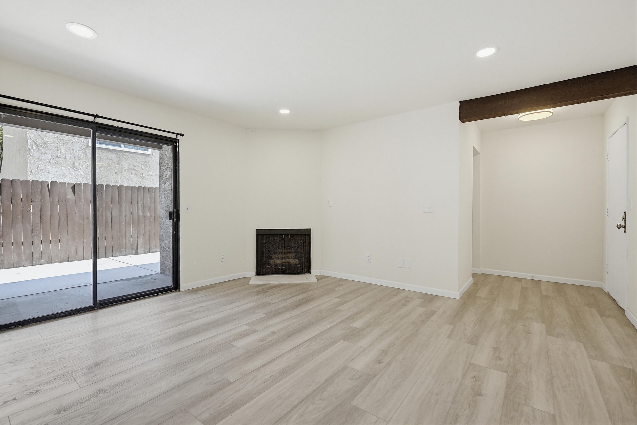 Virtual tour photo 17 of 46 for 4881 Vista Dr Unit 3