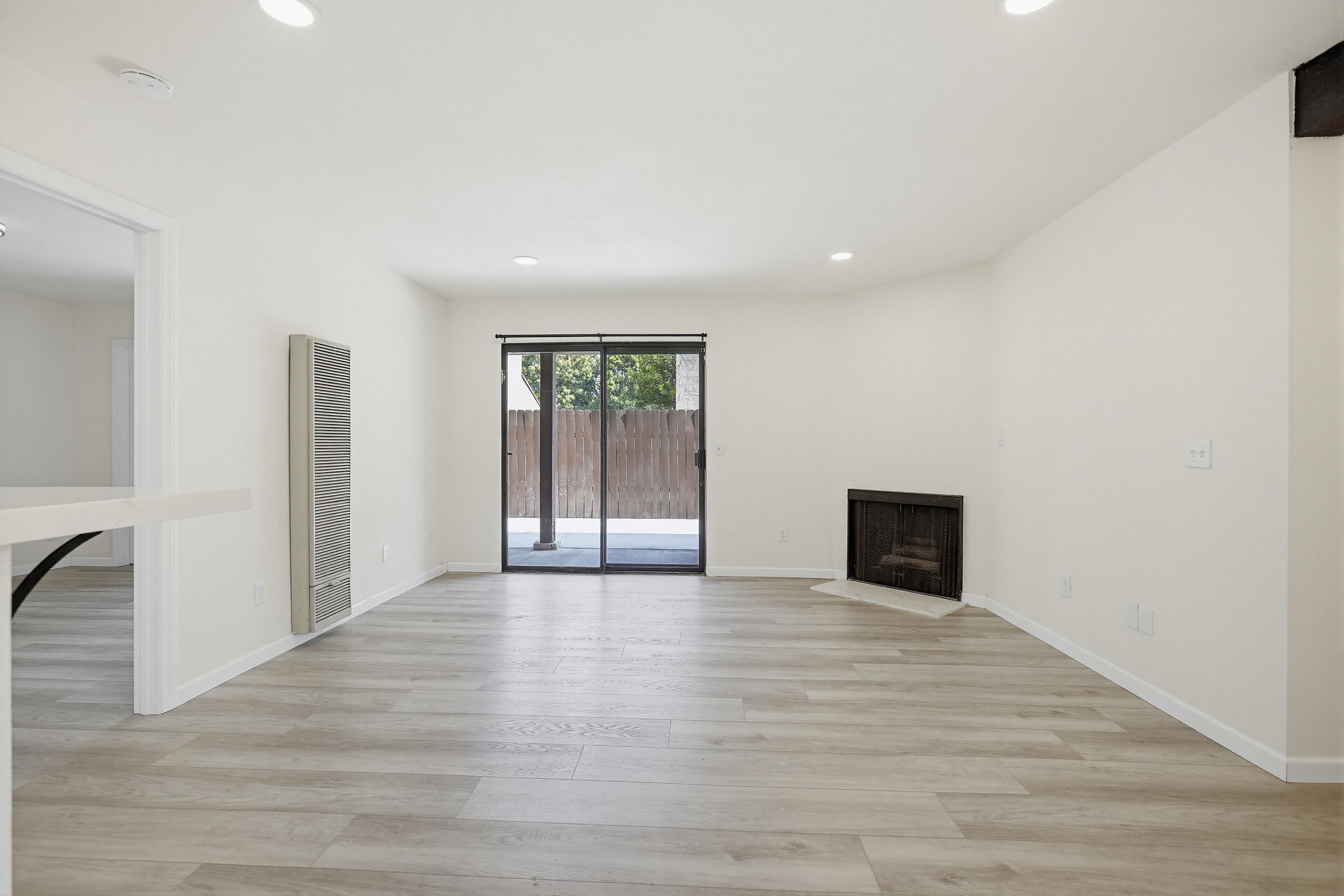 Virtual tour photo 18 of 46 for 4881 Vista Dr Unit 3