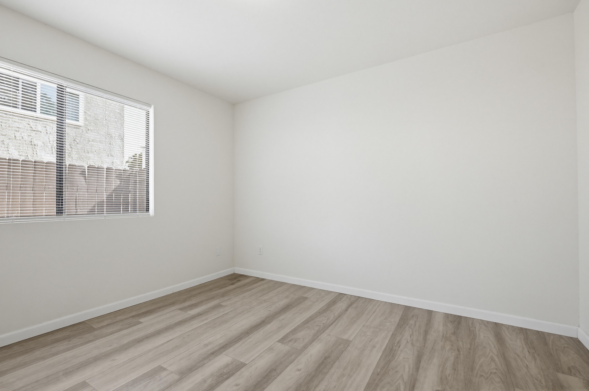 Virtual tour photo 38 of 46 for 4881 Vista Dr Unit 3