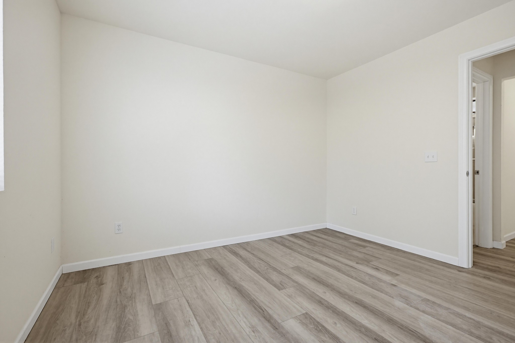 Virtual tour photo 40 of 46 for 4881 Vista Dr Unit 3
