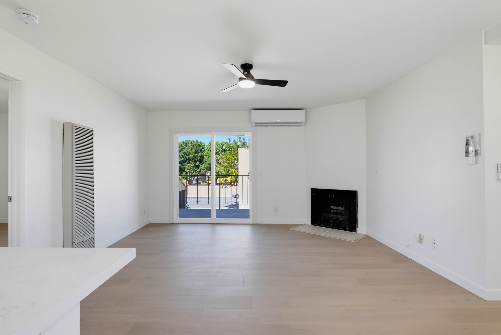 Virtual tour photo 8 of 46 for 4881 Vista Dr Unit 4