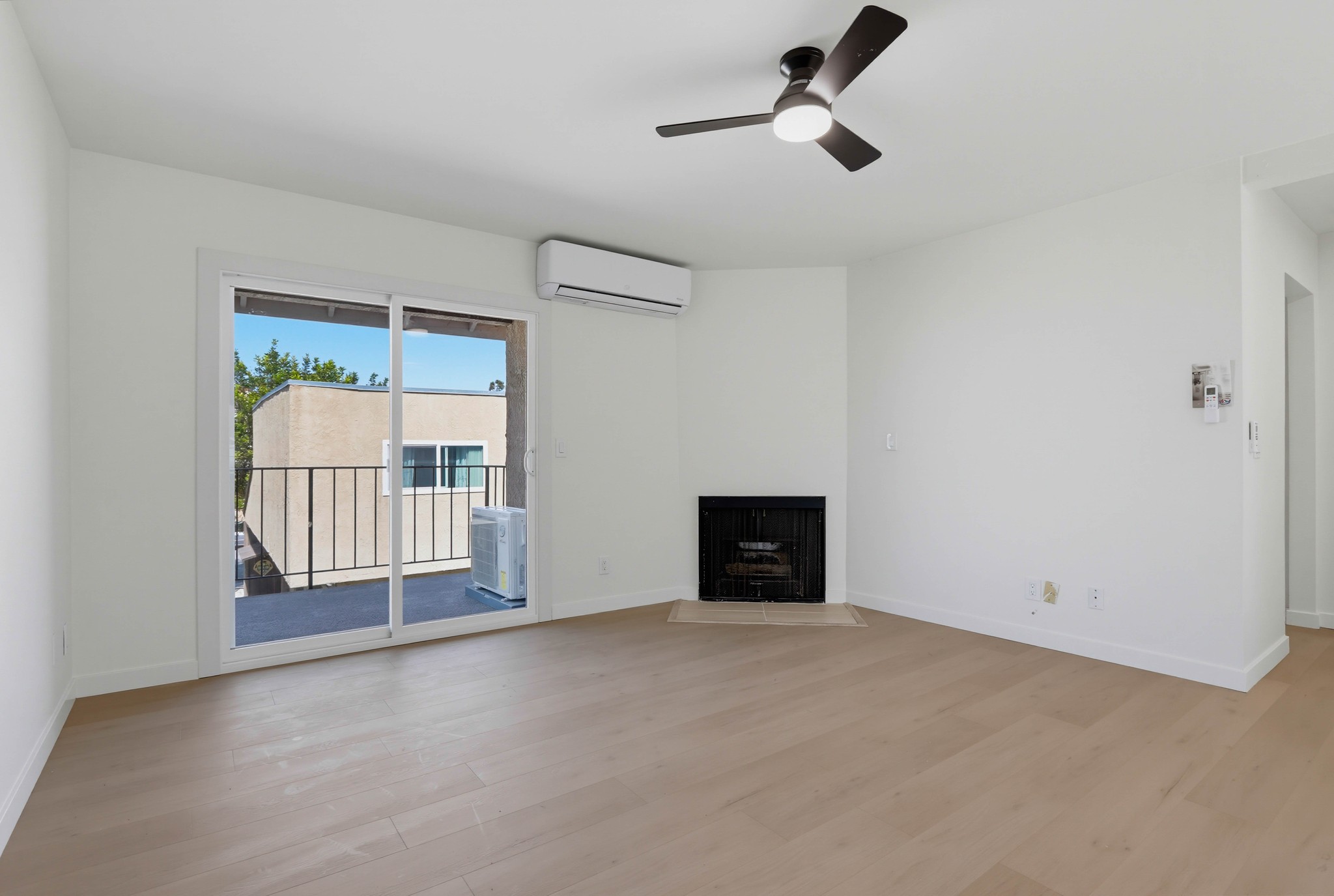 Virtual tour photo 10 of 46 for 4881 Vista Dr Unit 4