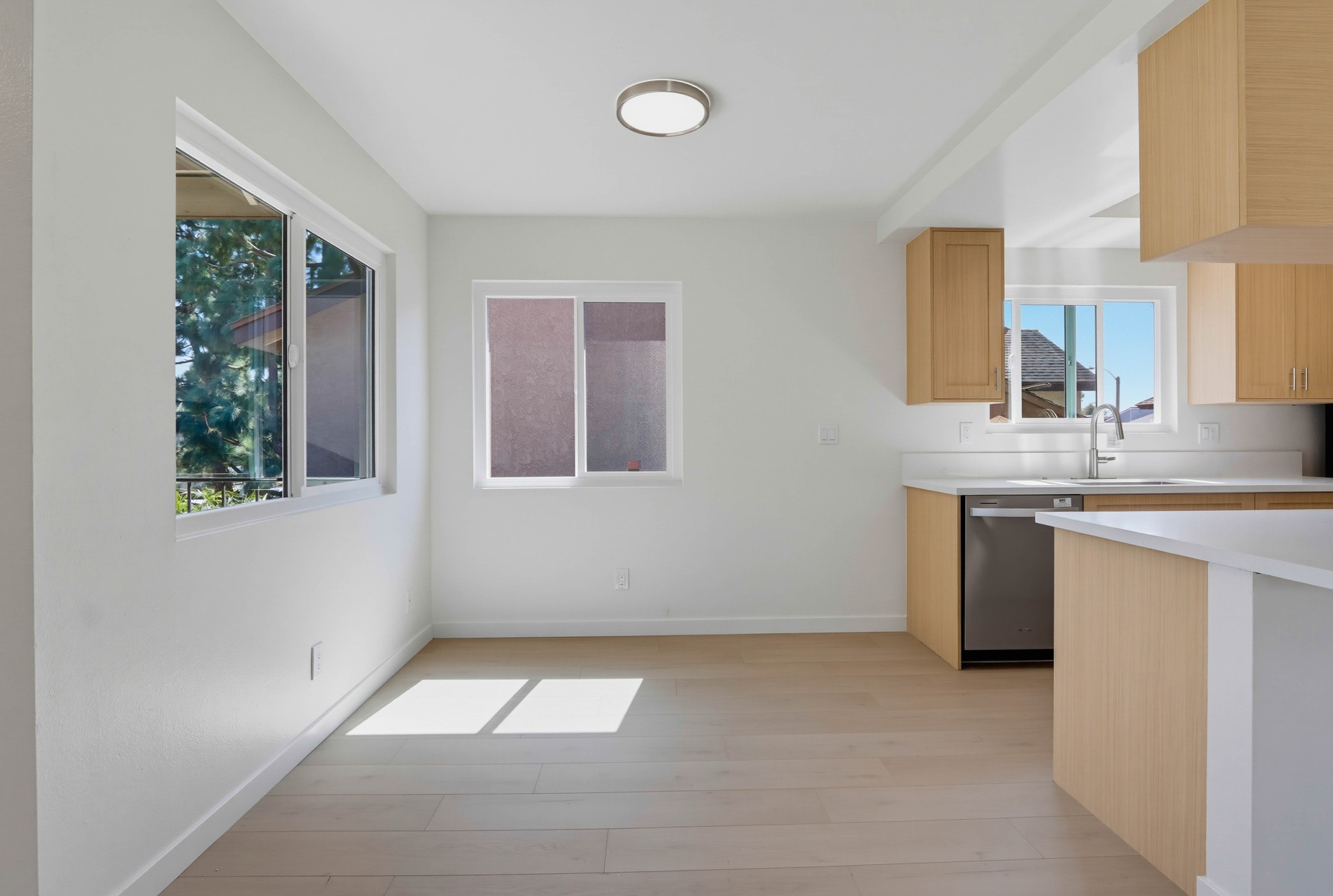 Virtual tour photo 14 of 46 for 4881 Vista Dr Unit 4