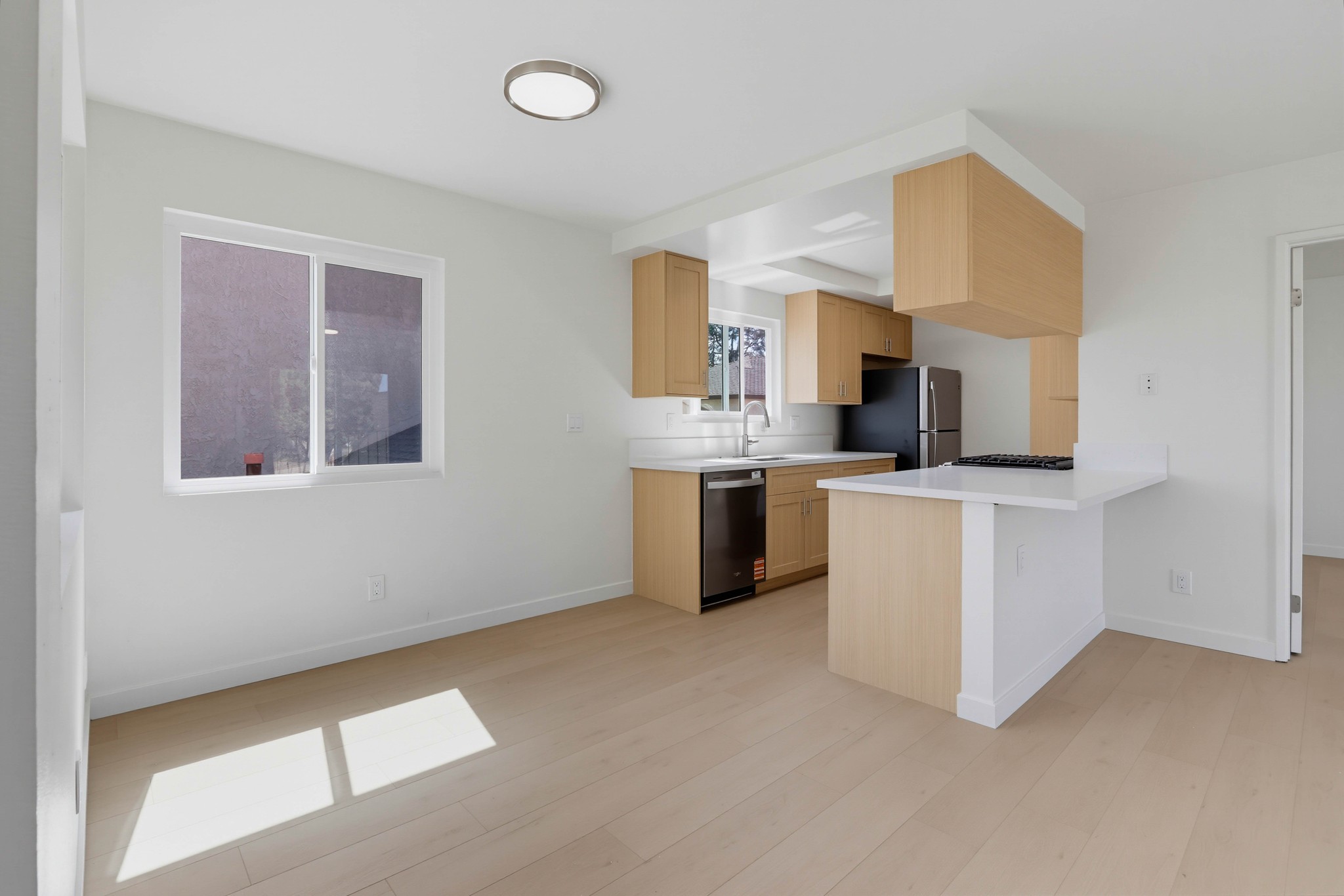 Virtual tour photo 17 of 46 for 4881 Vista Dr Unit 4