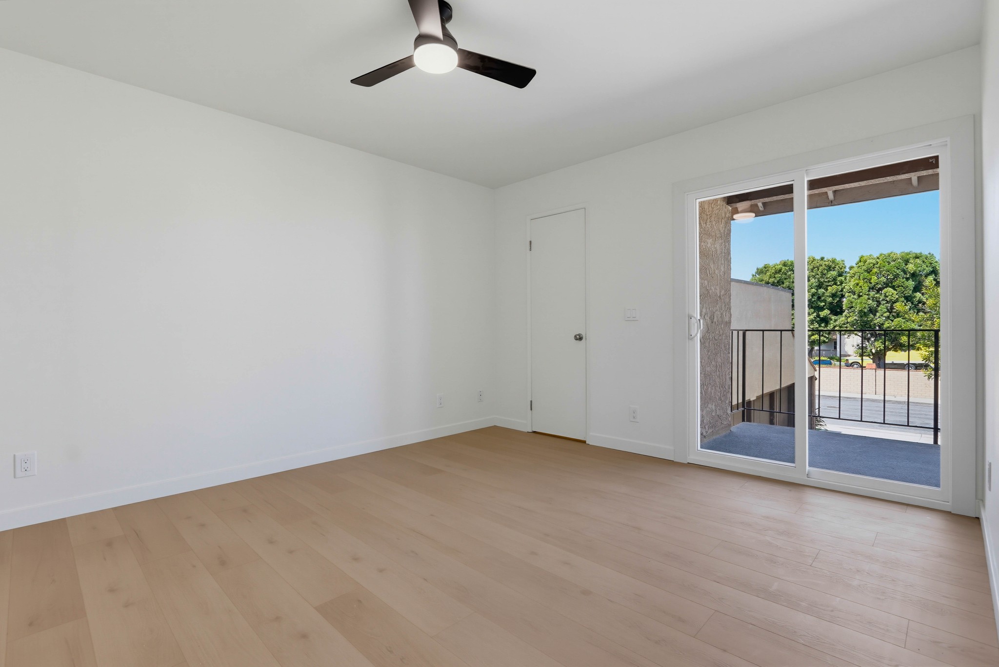 Virtual tour photo 24 of 46 for 4881 Vista Dr Unit 4
