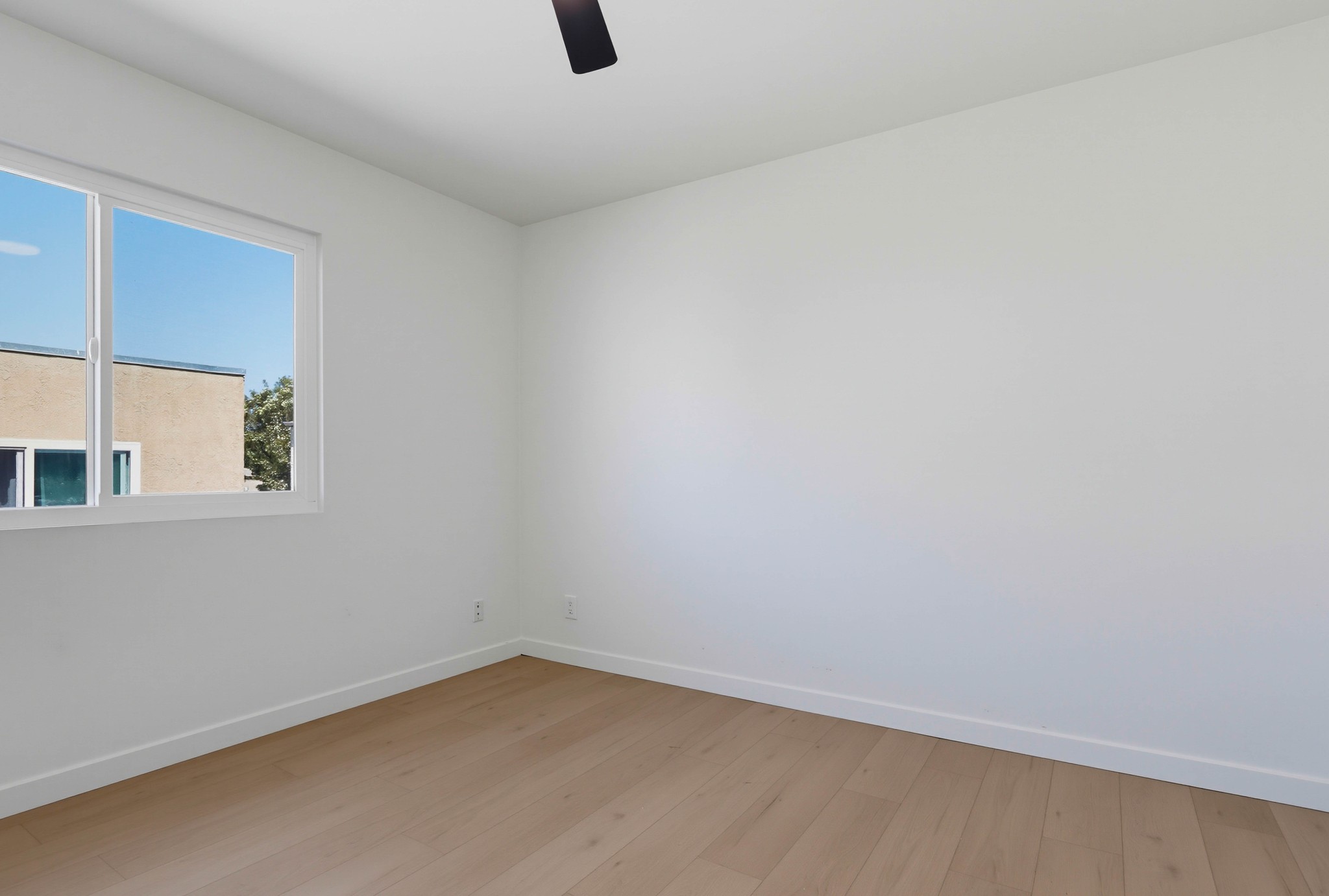 Virtual tour photo 30 of 46 for 4881 Vista Dr Unit 4
