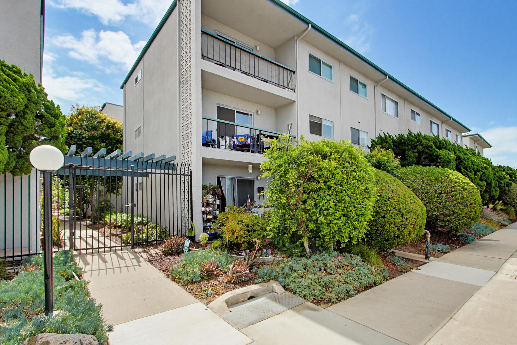 Virtual tour photo 1 of 34 for 4885 Cole St Unit 34