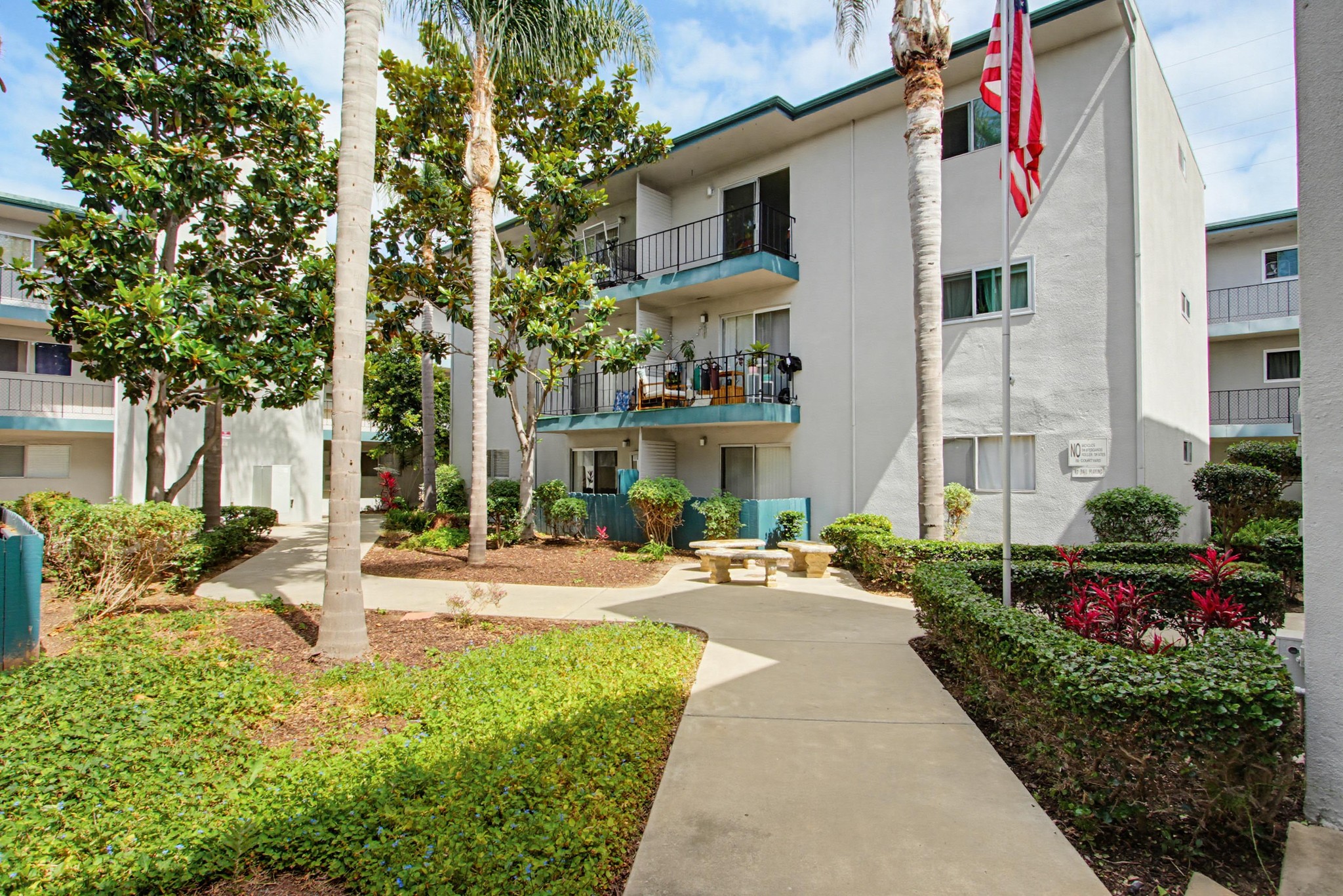 Virtual tour photo 3 of 34 for 4885 Cole St Unit 34