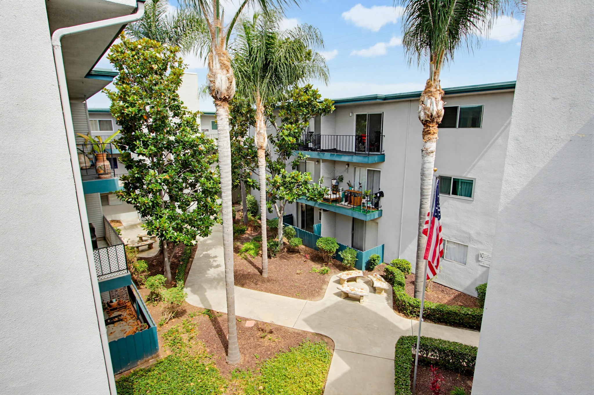 Virtual tour photo 7 of 34 for 4885 Cole St Unit 34