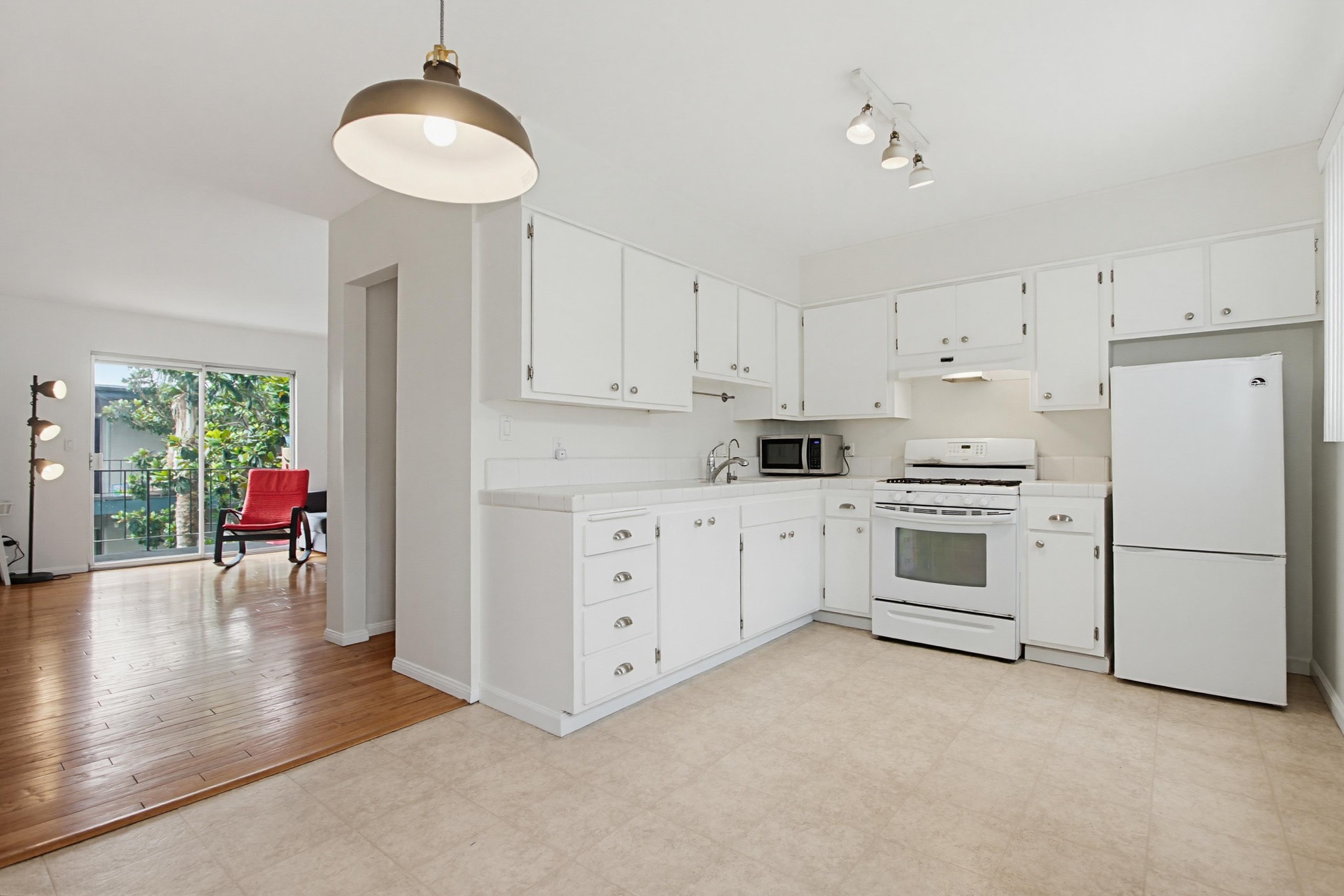 Virtual tour photo 8 of 34 for 4885 Cole St Unit 34