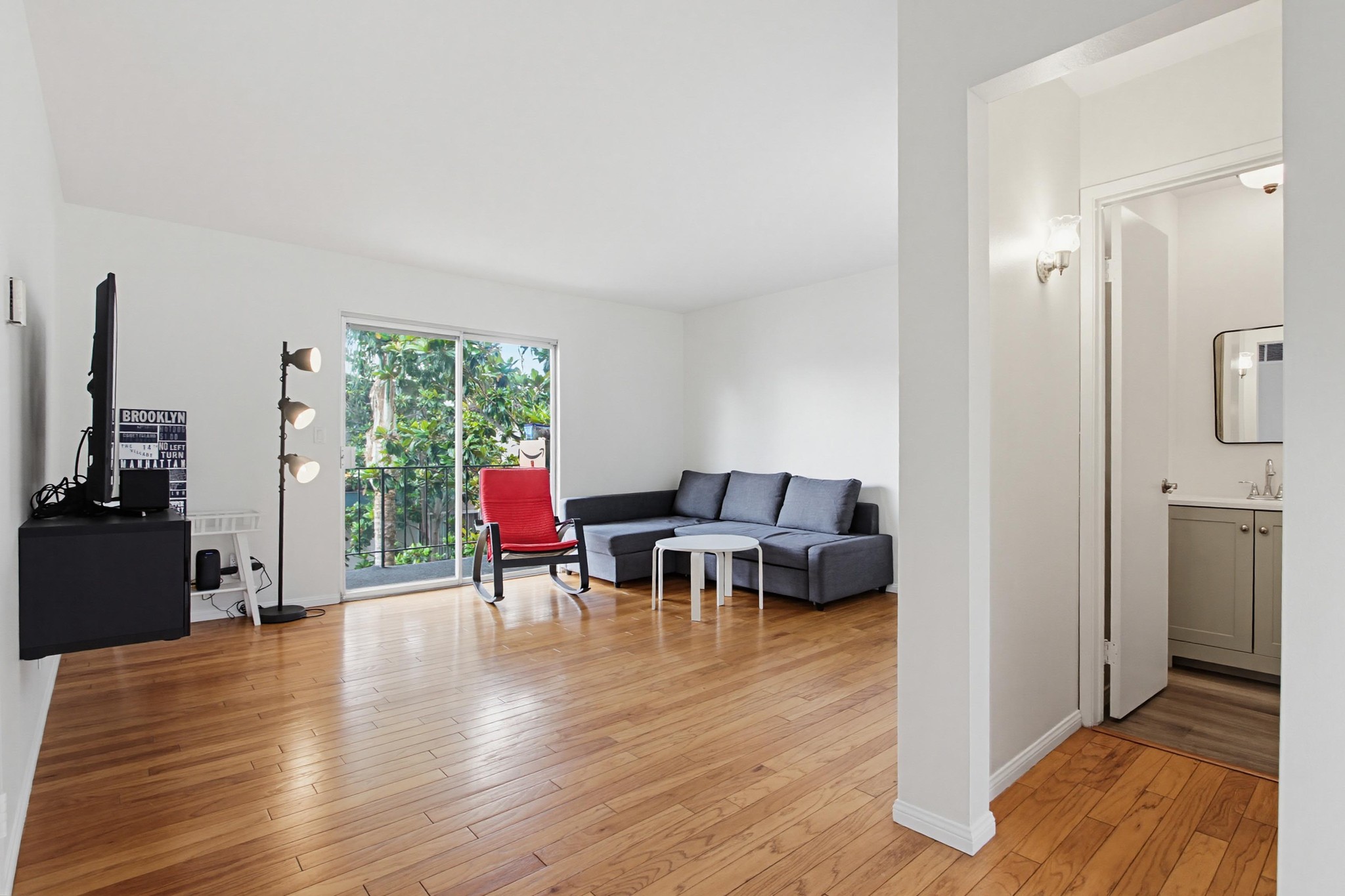 Virtual tour photo 14 of 34 for 4885 Cole St Unit 34