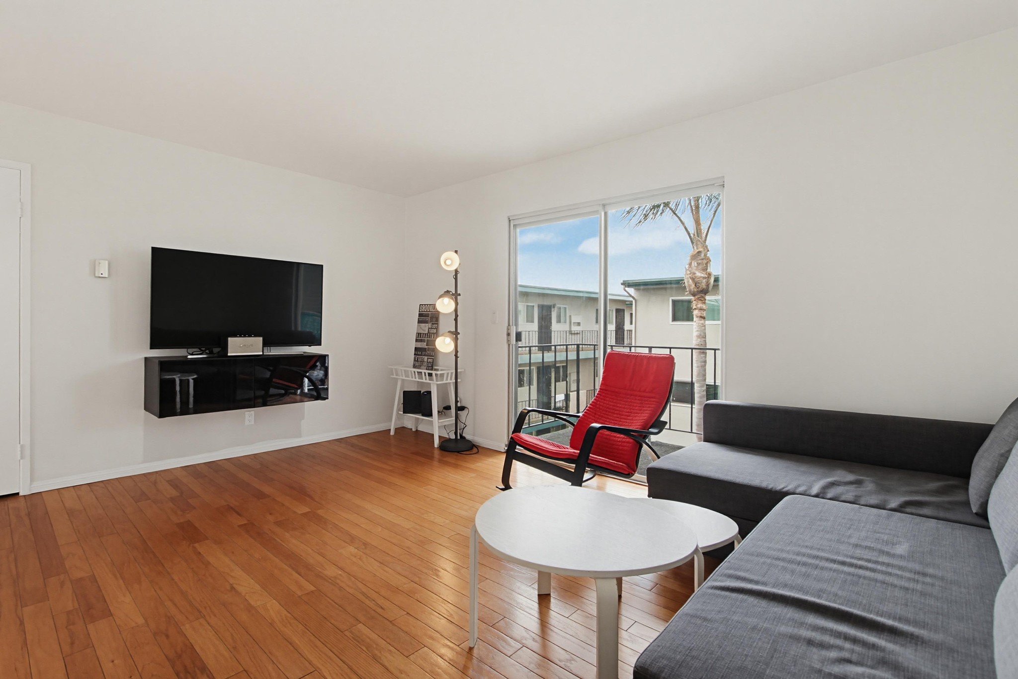 Virtual tour photo 16 of 34 for 4885 Cole St Unit 34
