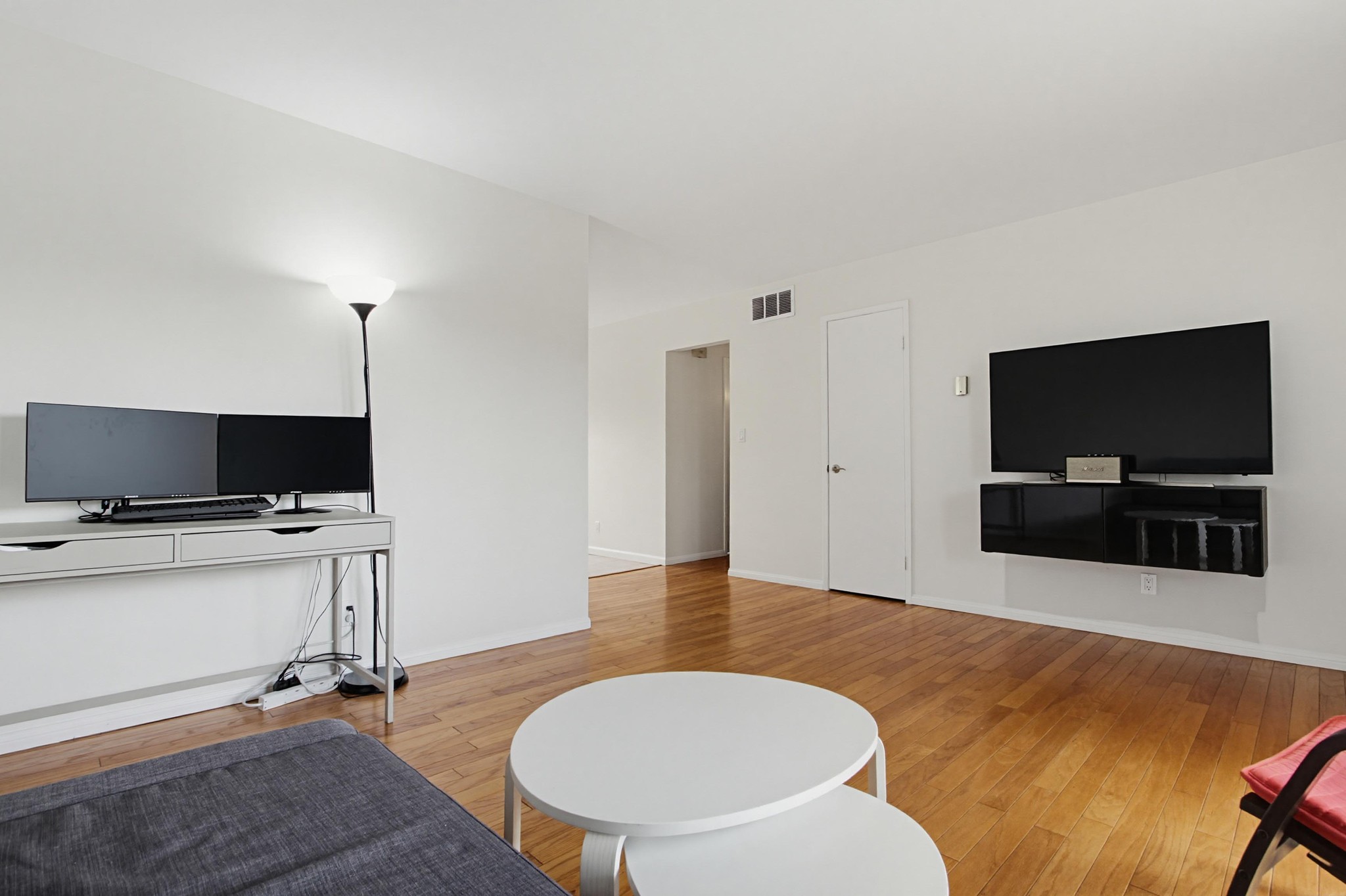 Virtual tour photo 18 of 34 for 4885 Cole St Unit 34