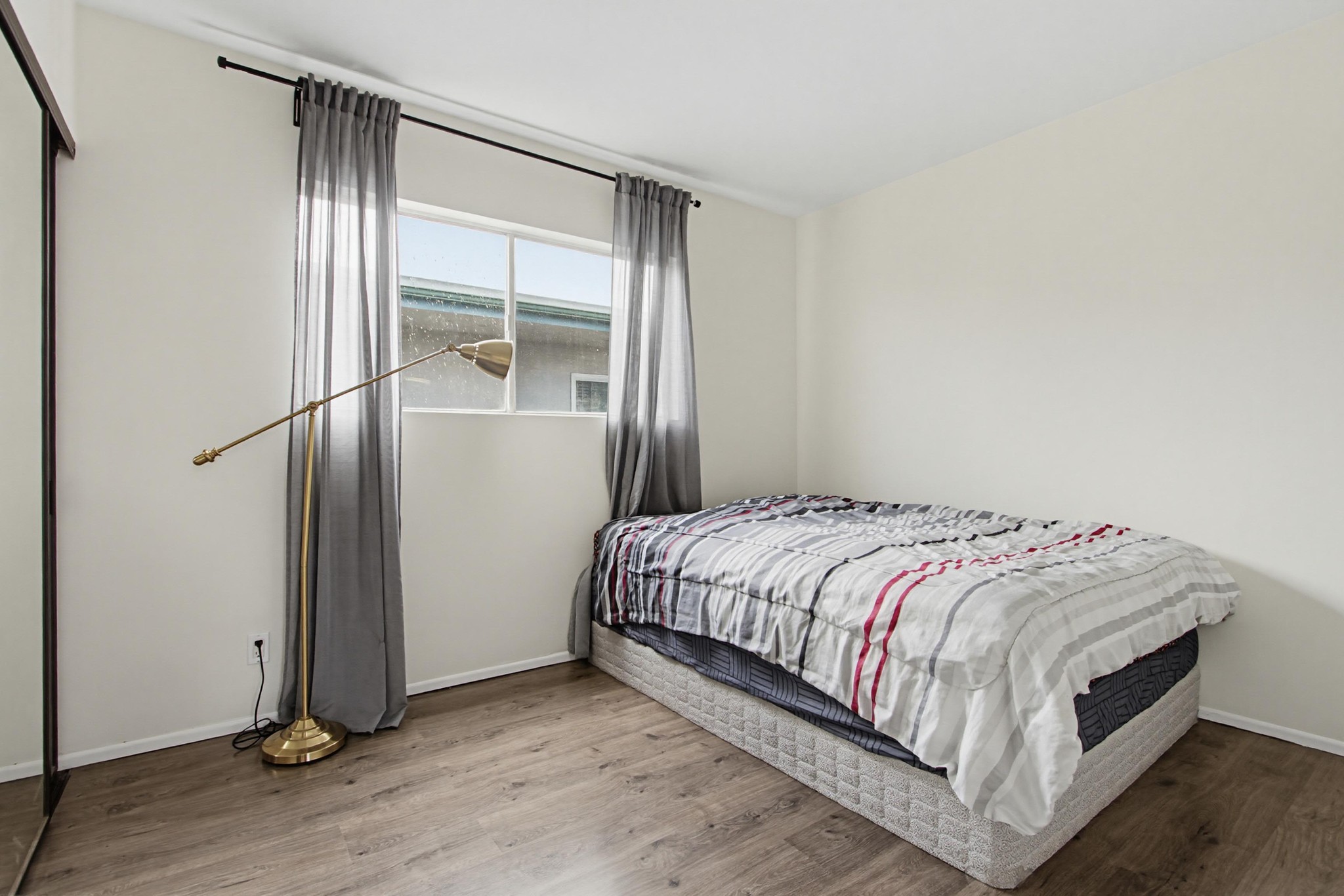 Virtual tour photo 27 of 34 for 4885 Cole St Unit 34