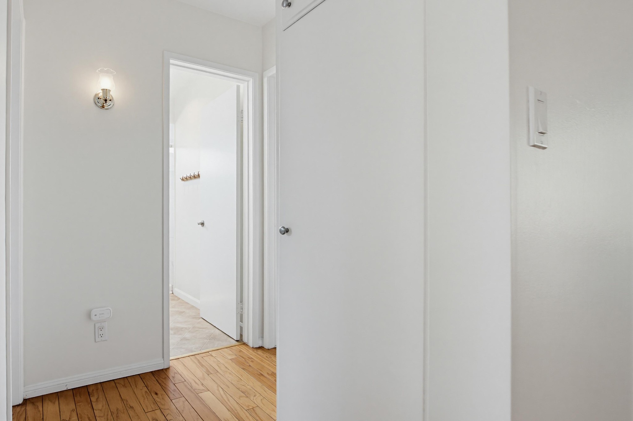 Virtual tour photo 30 of 34 for 4885 Cole St Unit 34