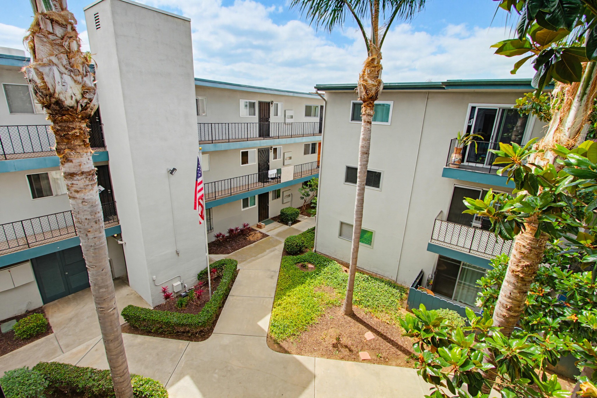 Virtual tour photo 32 of 34 for 4885 Cole St Unit 34