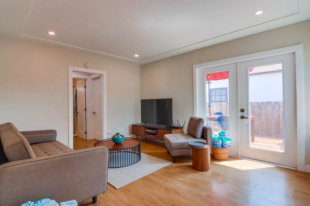 Virtual tour photo 12 of 69 for 4888 Del Mar Ave