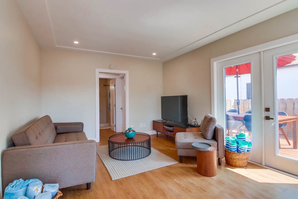 Virtual tour photo 13 of 69 for 4888 Del Mar Ave