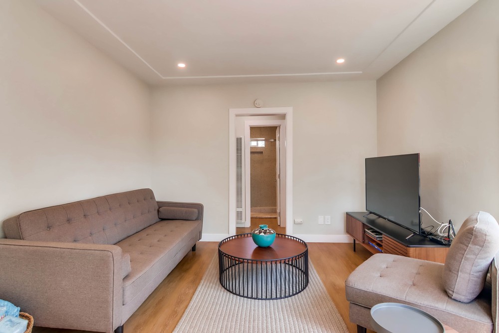 Virtual tour photo 14 of 69 for 4888 Del Mar Ave