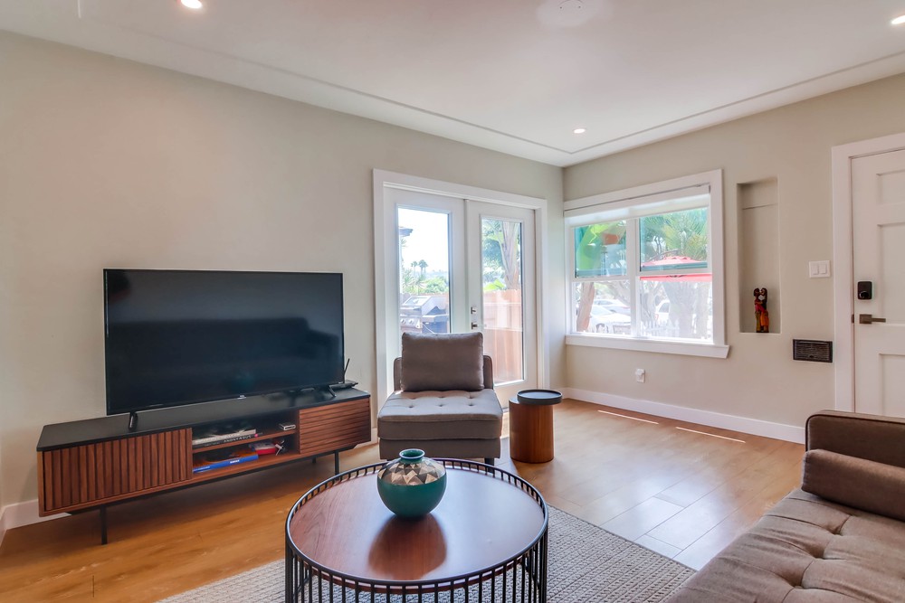 Virtual tour photo 17 of 69 for 4888 Del Mar Ave