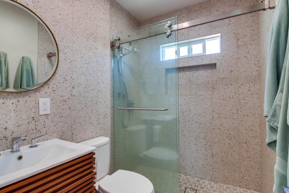 Virtual tour photo 35 of 69 for 4888 Del Mar Ave