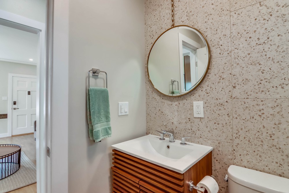 Virtual tour photo 36 of 69 for 4888 Del Mar Ave