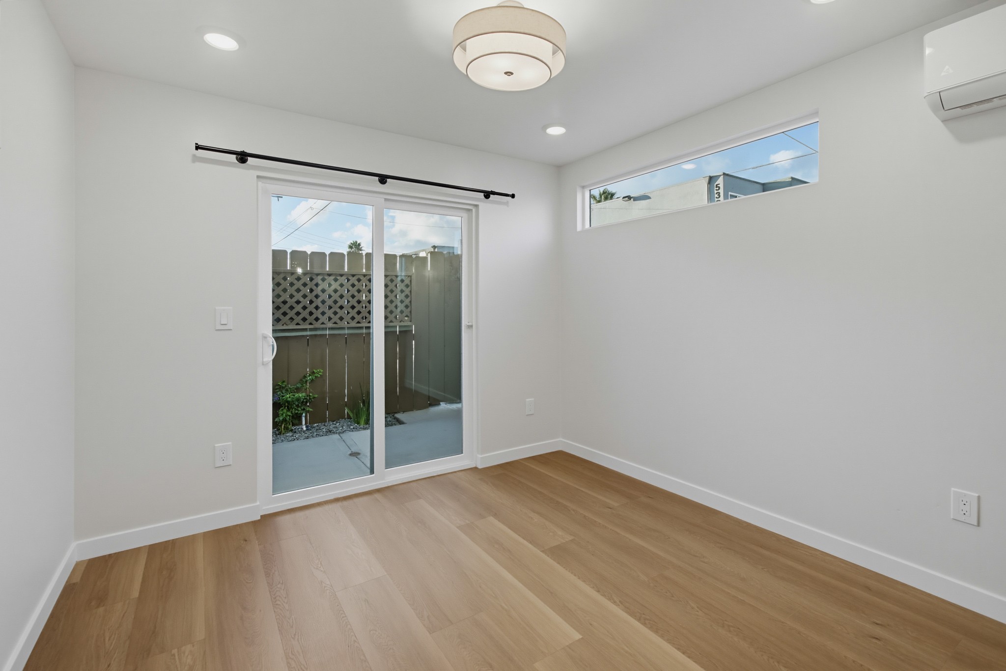 Virtual tour photo 38 of 85 for 4892 Doliva Dr