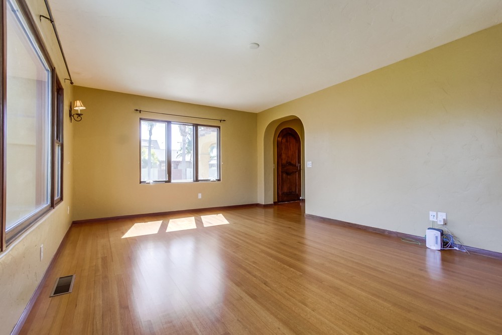 Virtual tour photo 11 of 44 for 4902 Marlborough Dr