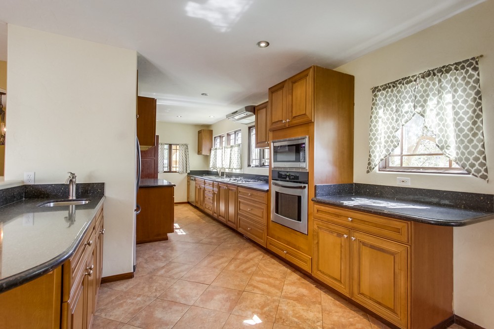 Virtual tour photo 18 of 44 for 4902 Marlborough Dr