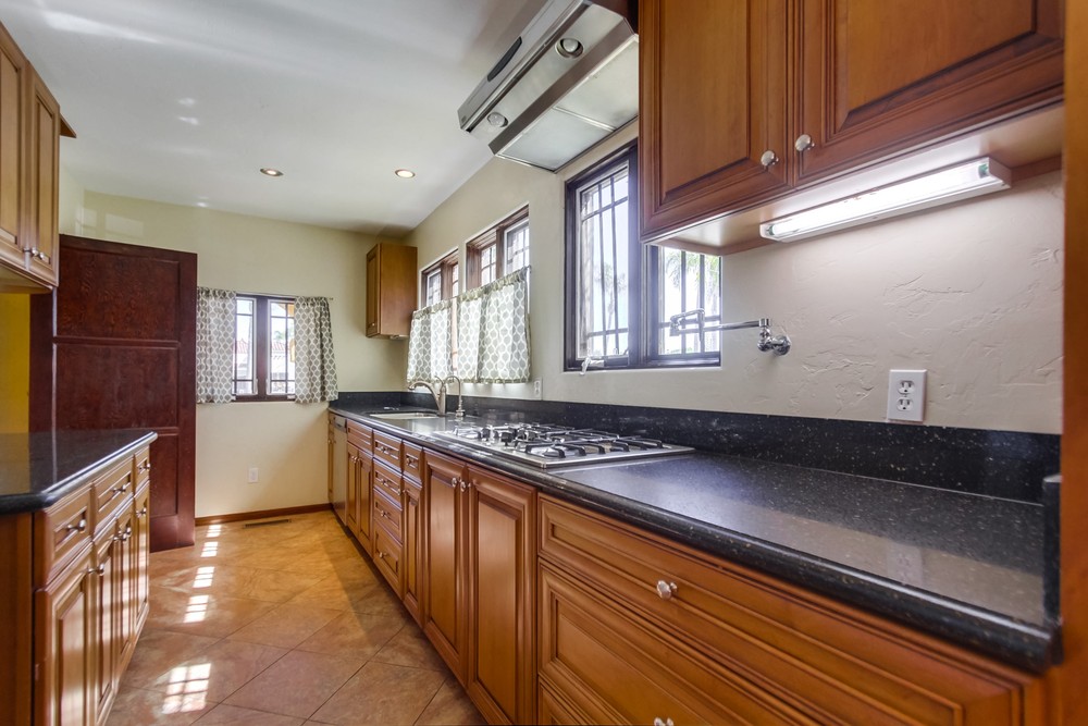 Virtual tour photo 22 of 44 for 4902 Marlborough Dr