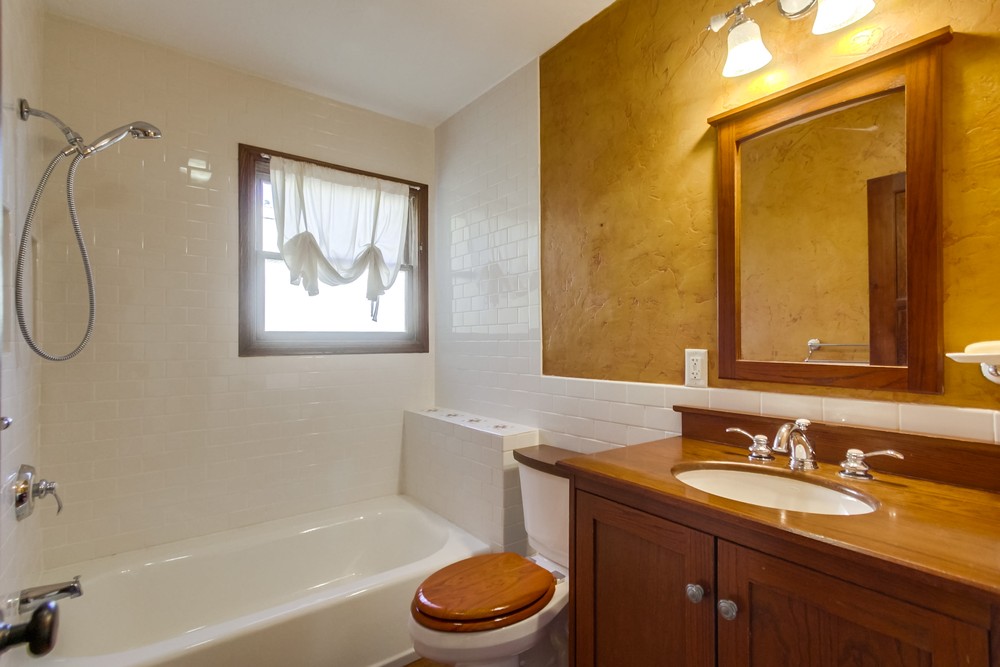 Virtual tour photo 29 of 44 for 4902 Marlborough Dr