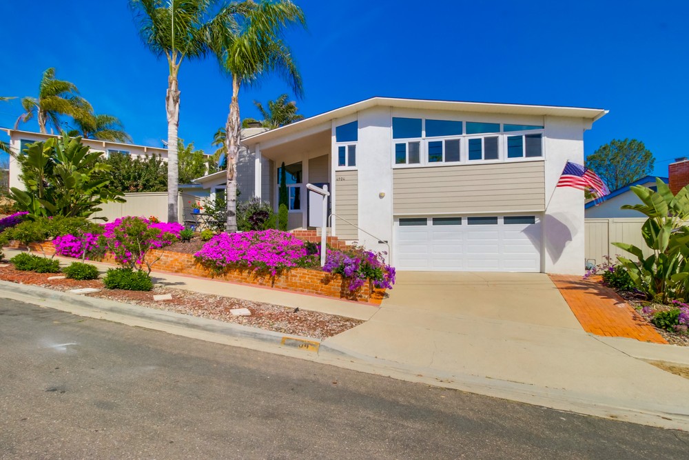 Virtual tour photo 4 of 51 for 4904 Sparks Ave