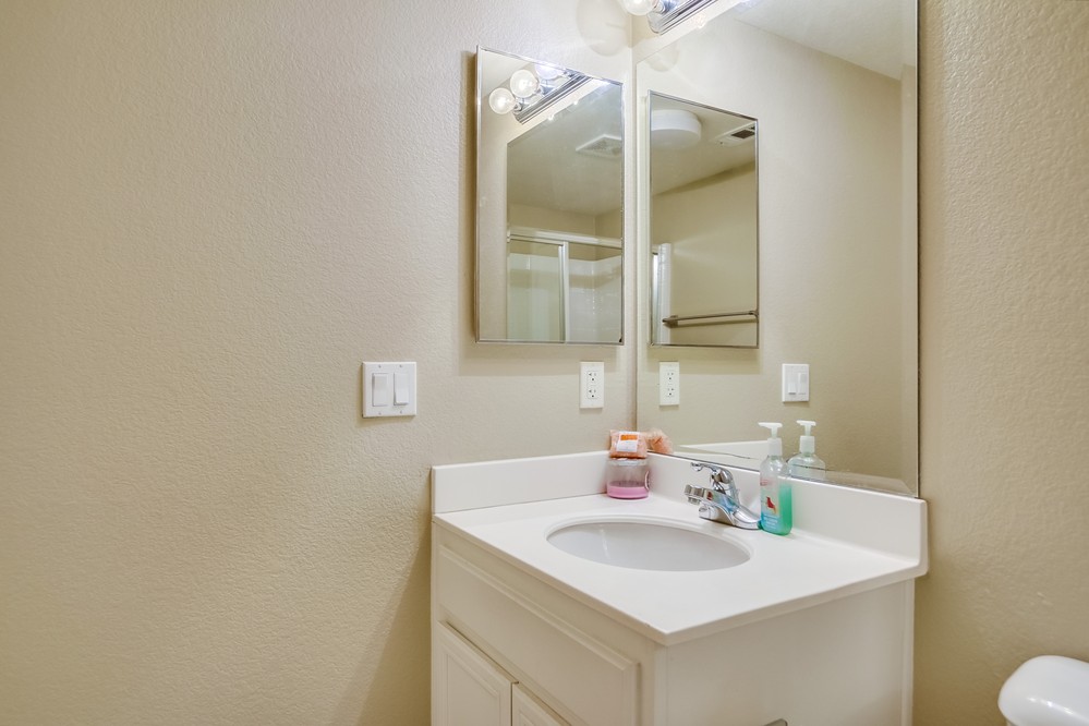 Virtual tour photo 30 of 33 for 4909 Haight Terrace