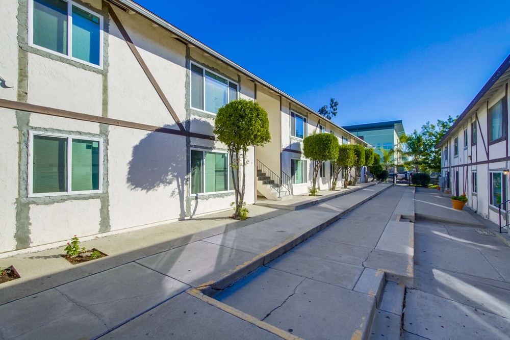 Virtual tour photo 8 of 31 for 4910 Imperial Ave